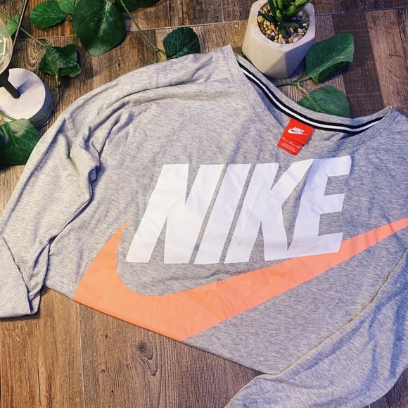 Nike Tops - Nike long sleeve t shirt gray